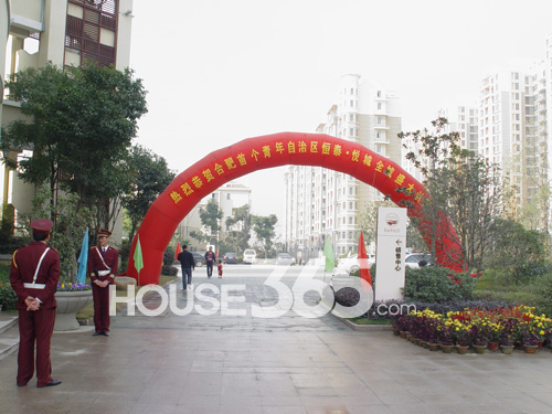 人均1.1套房_6000人均300套房