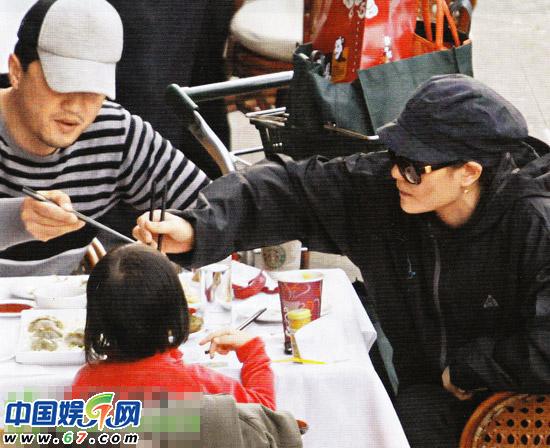 王菲生子梦碎老公外遇五千万天价复出-房产资