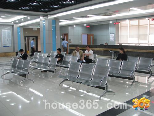 冷清的芜湖房产交易大厅|house365 摄