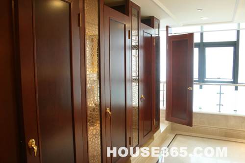 现代之星样板区洗手间(HOUSE365/摄)