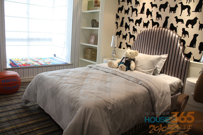 组图:溪湖小镇国际新贵主题样板区 129平米阳