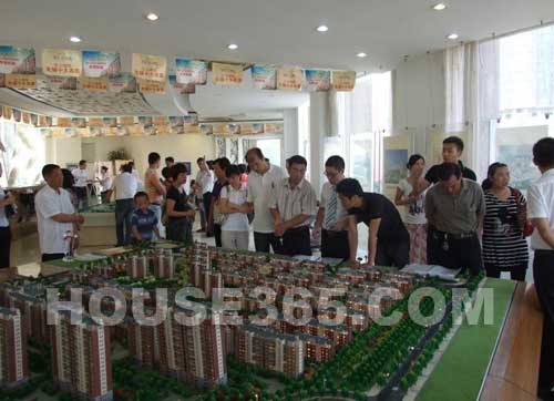 新汽车西站黄金旺铺1万抵4万一铺难求-无锡房