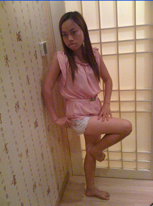 <em>凤姐</em>红肚兜照曝光 自称其展现东方女性美-无锡