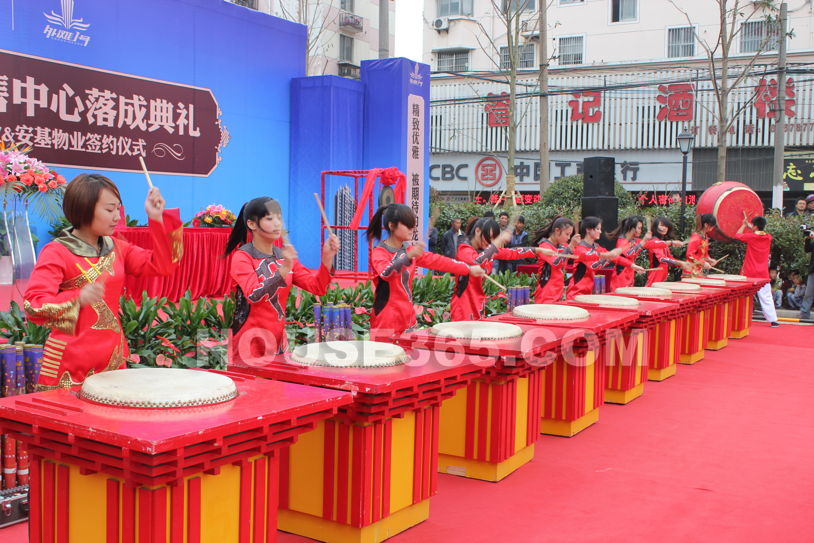 [绿地外滩1号]售楼处正式开放