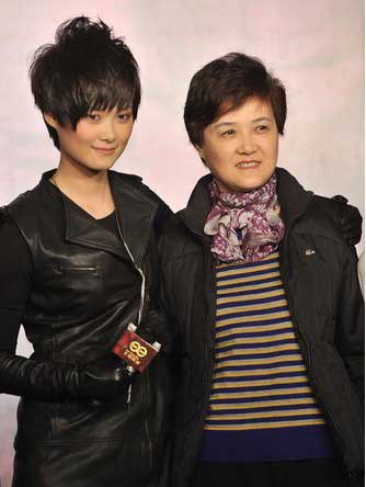 李宇春千万身价续约天娱龙丹妮送北京豪宅(组