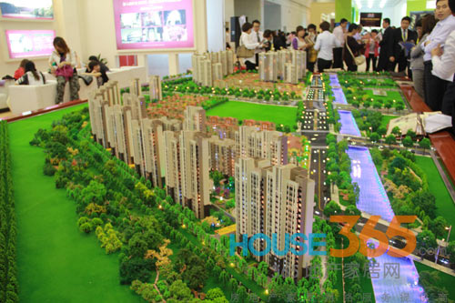 中国达人秀助阵东方维罗纳展位