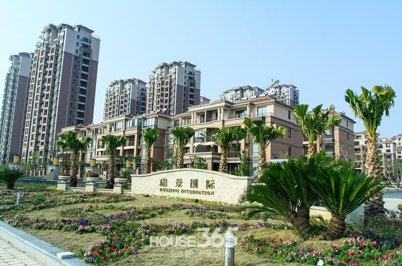 郑州道路护栏_郑州人均道路面积(3)