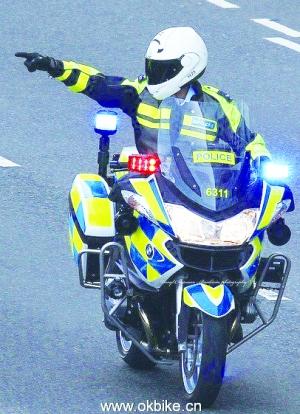 南京交警新制服与香港交警撞衫 市民直呼阿s