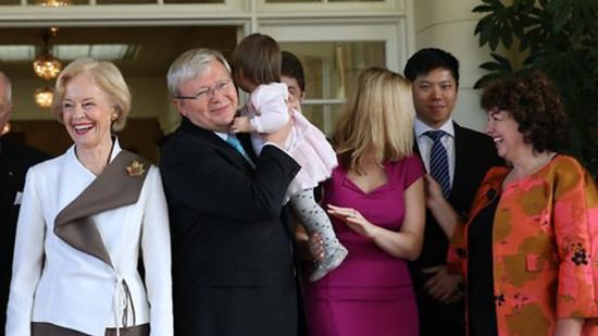 陆克文二度宣誓就职澳洲总理 宣布搁置外劳改