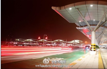 飞机<em>为丧女母亲折返</em>5公里 网友热赞:为爱<em>折返</em>