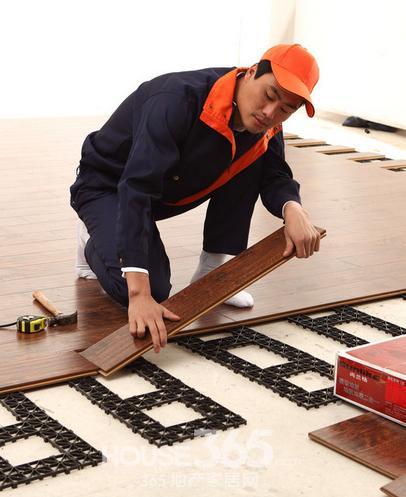 家装大家谈:冬季地板安装注意事项-365地产家