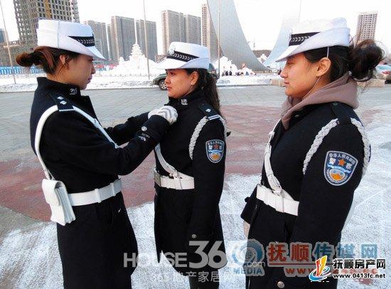 <em>成都</em>最<em>美女交警</em>+美女模特转行成交警(图)