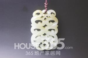 清代和田双龙玉佩图片
