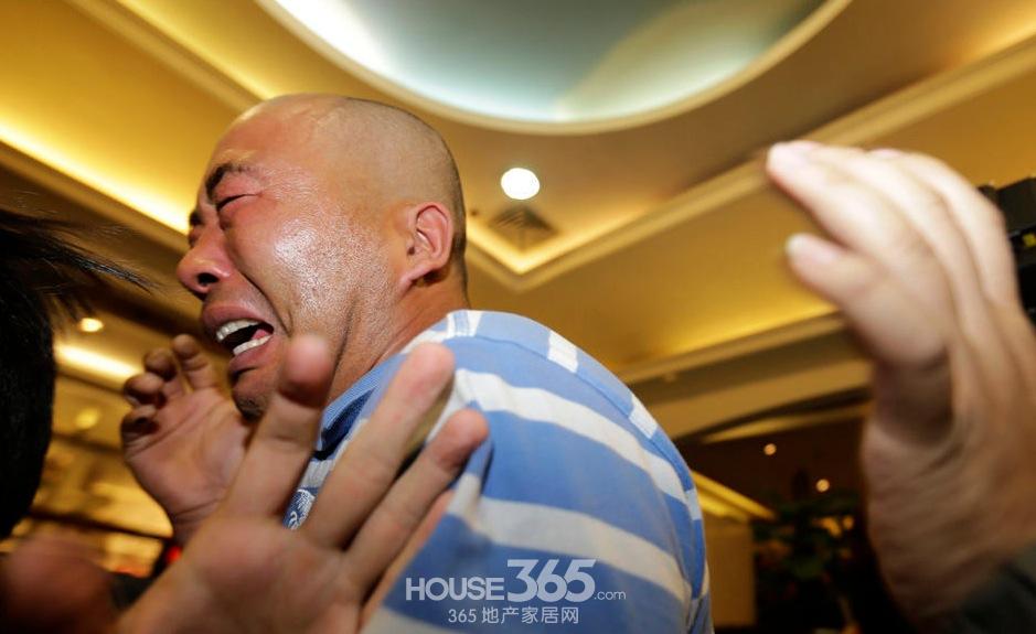 马总理召开紧急新闻发布会 mh370印度洋南部坠毁